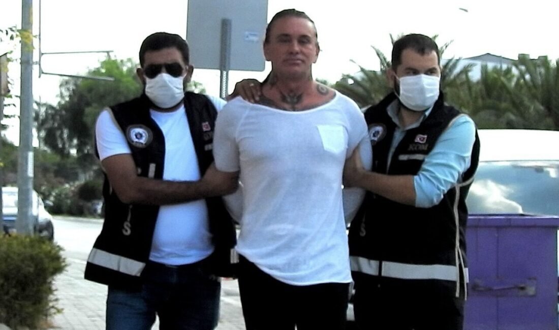 İzmir’de suç örgütü soruşturması kapsamında gözaltına alınan Coşkun Necati Arabacı