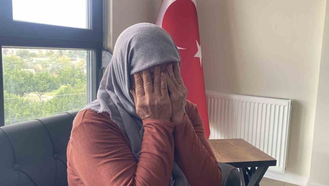 Oğlu bıçaklanarak öldürülen anne gözyaşları içinde adalet istedi: "Tarla gibi yapmış oğlumu"