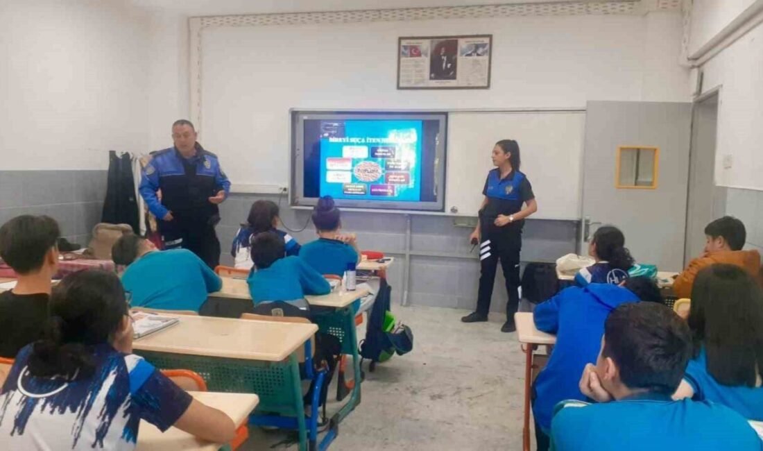 Öğrenciler polisliği tanıdı, güvenlik kurallarını öğrendi Aydın İl Emniyet Müdürlüğü ekipleri, ortaokul öğrencilerle buluşarak polislik mesleğini