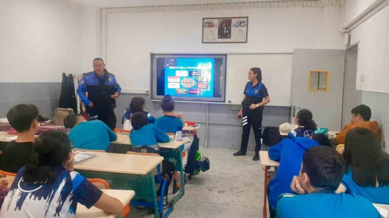 Öğrenciler polisliği tanıdı, güvenlik kurallarını öğrendi Öğrenciler polisliği tanıdı, güvenlik kurallarını öğrendi