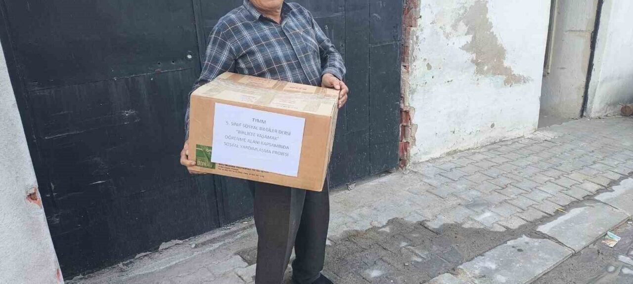 Ozanca’da ortaokulu öğrencilerinden gönüllere dokunan yardım eli