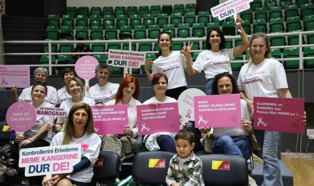 Pembe farkındalık parkeye taşındı Göztepe Basketbol Takımı, Darüşşafaka Lassa karşılaşması öncesi parkeye farkındalık pankartıyla
