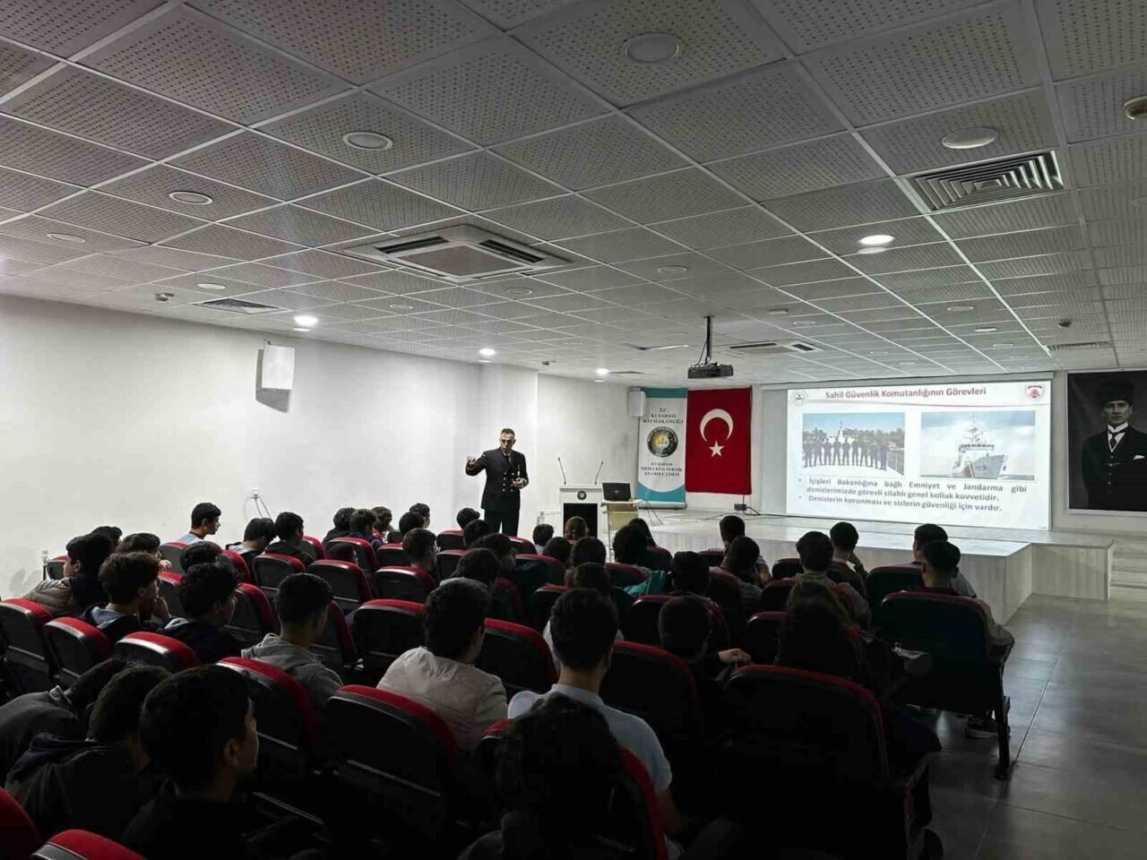 Sahil Güvenlik öğrencileri bilgilendirdi