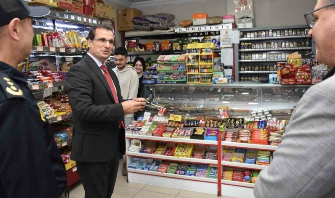 Salihli Kaymakamı Güldoğan, esnafın talep ve sorunlarını dinledi Manisa’nın Salihli ilçe Kaymakamı Ali Güldoğan, ilçedeki esnafla bir araya