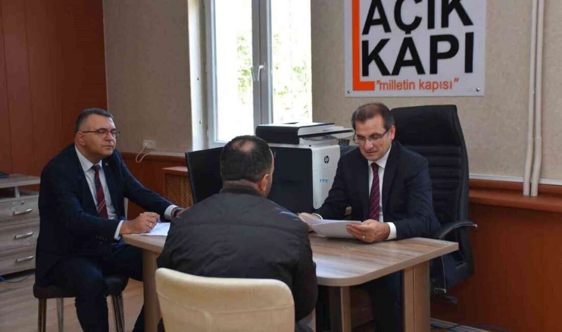Manisa’nın Salihli ilçe Kaymakamı Ali Güldoğan, vatandaşların taleplerini dinlemek ve