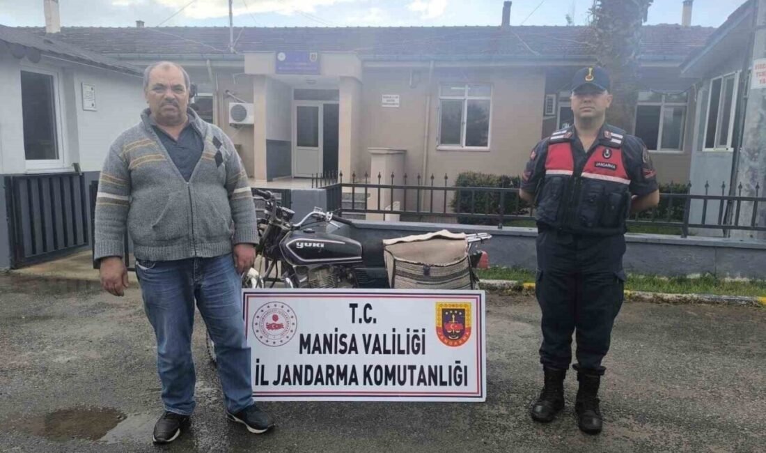 Manisa’nın Salihli ilçesinde park halindeki plakasız motosiklet çalıntı çıktı. Motosiklet,