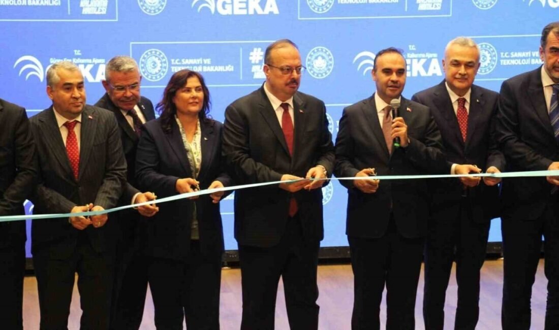 Sanayi ve Teknoloji Bakanı Kacır: “Aydın’ı Ege’nin parlayan yıldızı haline getirmeye devam edeceğiz” Güney Ege Kalkınma Ajansı (GEKA) Projeleri Toplu Açılış Töreni kapsamında