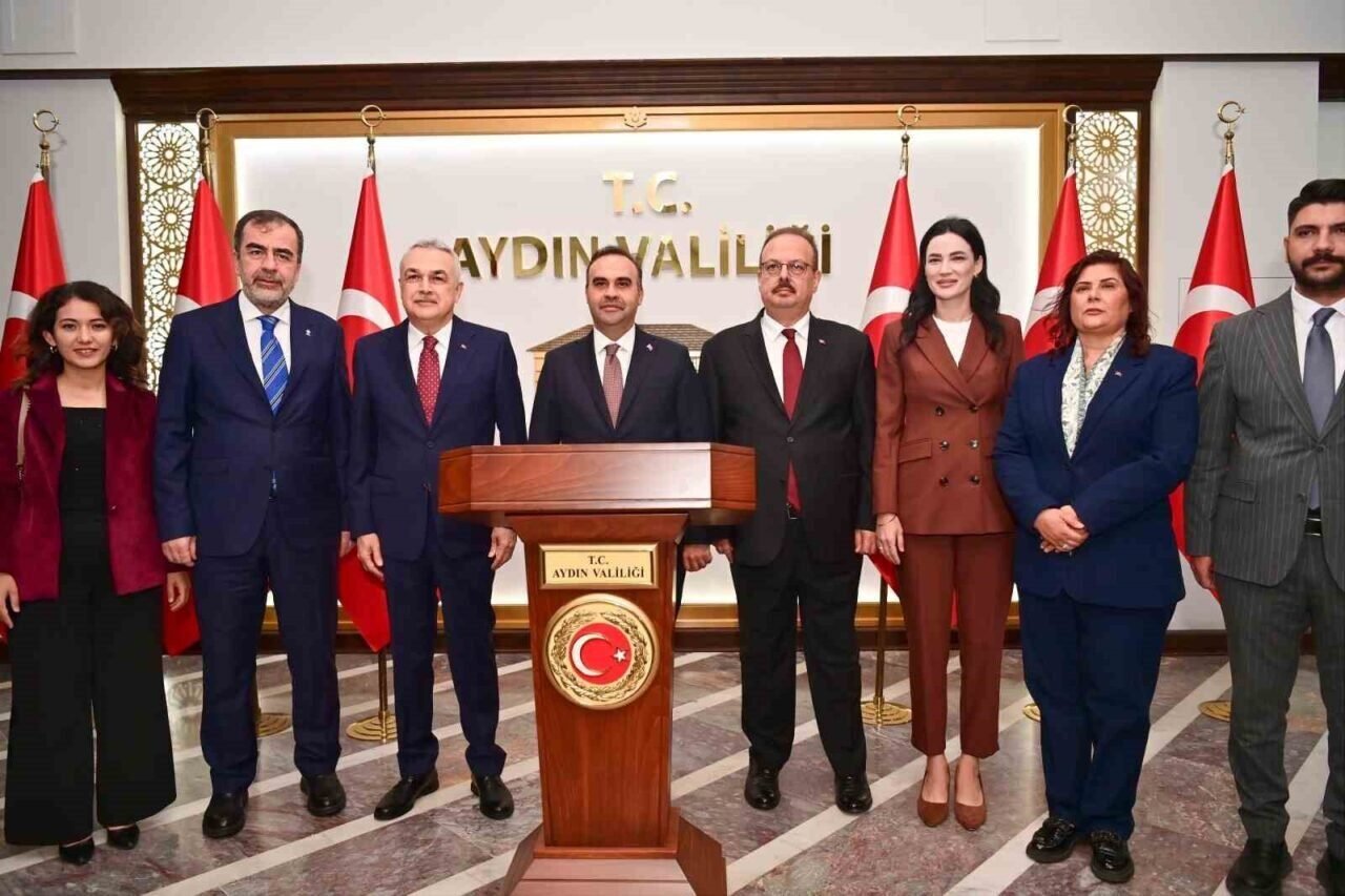 Sanayi ve Teknoloji Bakanı Kacır: "Daha fazla üretmek zorundayız"