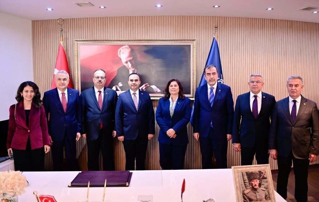Sanayi ve Teknoloji Bakanı Kacır: "Daha fazla üretmek zorundayız"