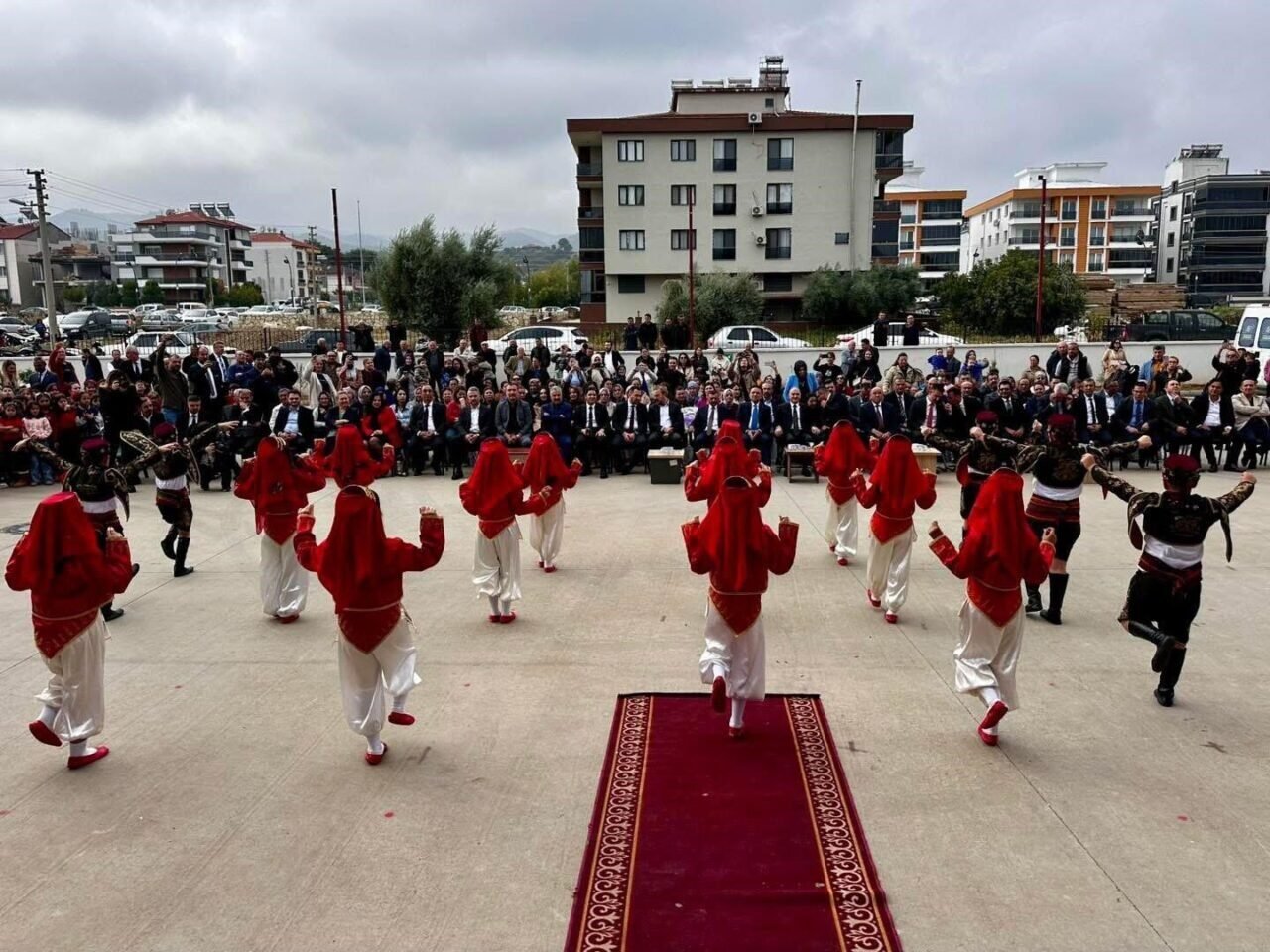 Sarıgöl’deki okulların resmi açılışı yapıldı