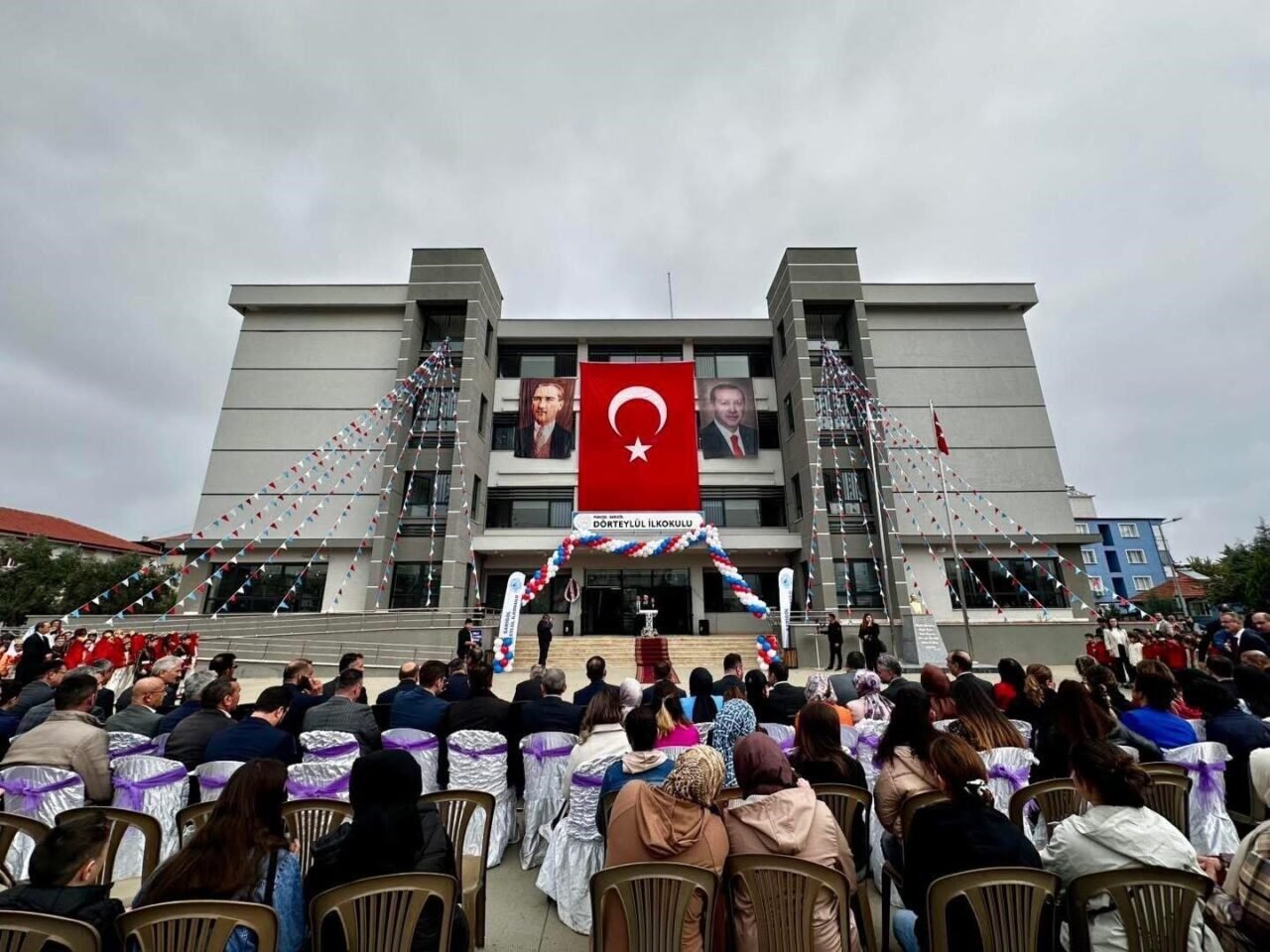 Sarıgöl’deki okulların resmi açılışı yapıldı Sarıgöl’deki okulların resmi açılışı yapıldı