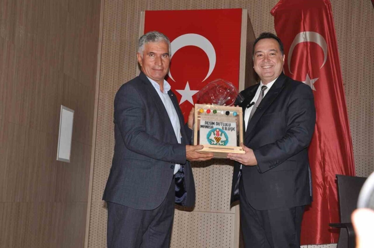 Selendi’de çiftçilere tohum desteği
