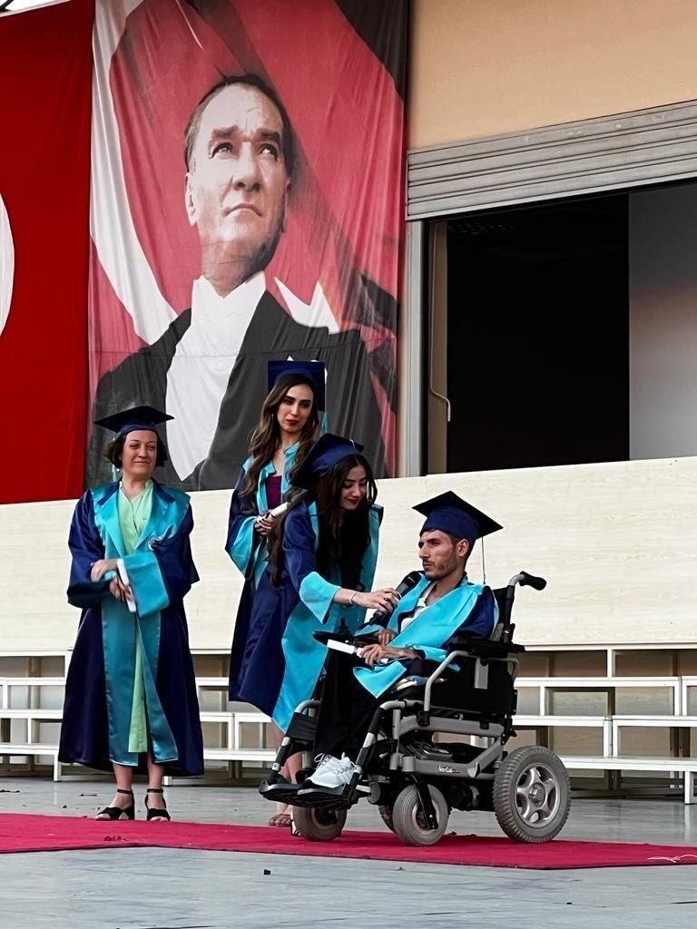 SMA’lı olarak doğdu, şimdi hasta bakıyor