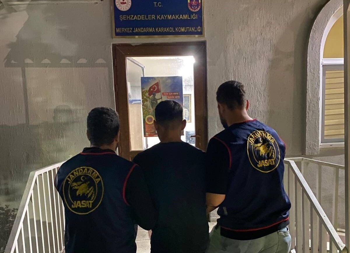 ’Tasarlayarak öldürme’ suçundan aranıyordu bağ evinde yakalandı ’Tasarlayarak öldürme’ suçundan aranıyordu bağ evinde yakalandı