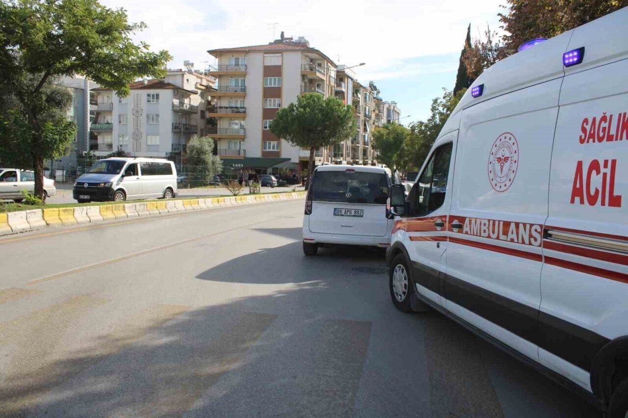 Ticari araç ile motosiklet çarpıştı: 1 yaralı