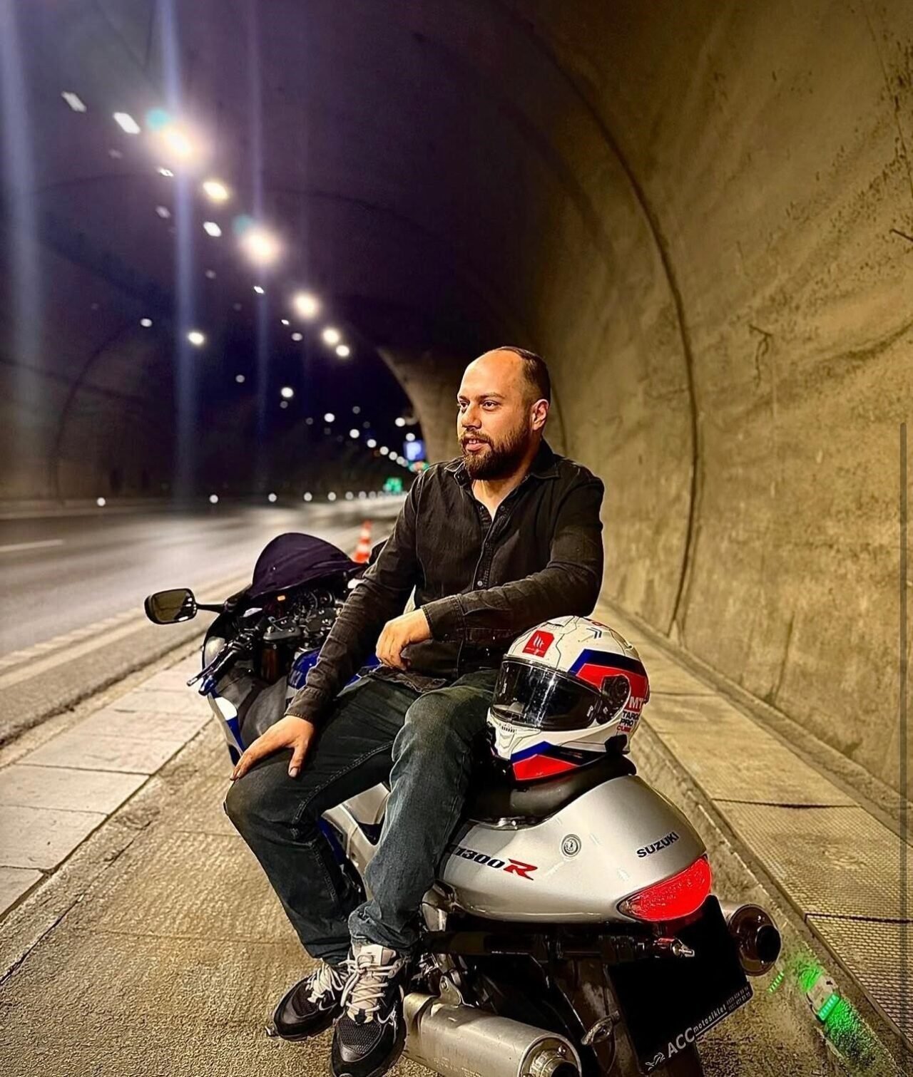Toprak yığınına çarpan motosiklet sürücüsü hayatını kaybetti Toprak yığınına çarpan motosiklet sürücüsü hayatını kaybetti
