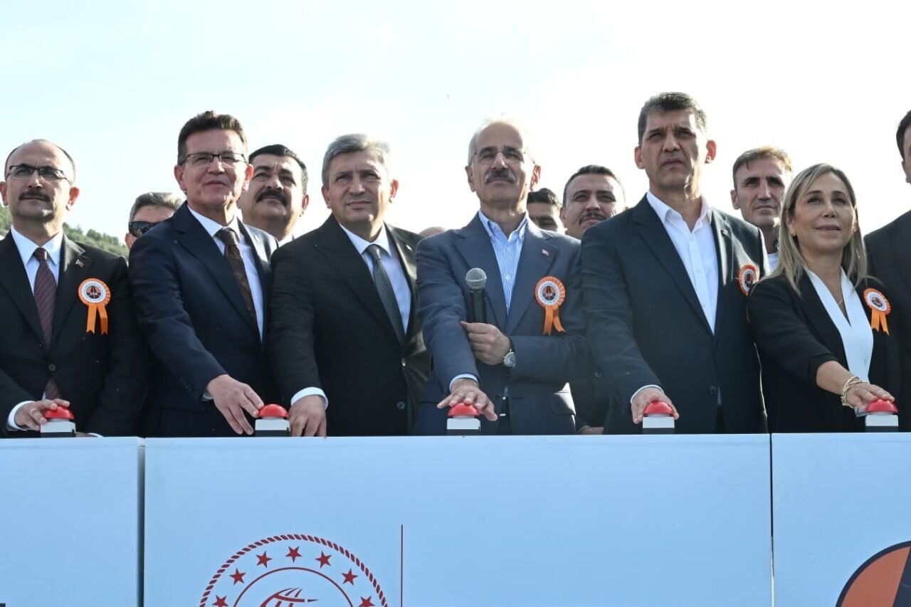 Ulaştırma ve Altyapı Bakanı Uraloğlu: "Tarım, ticaret ve turizme can suyu olacak"