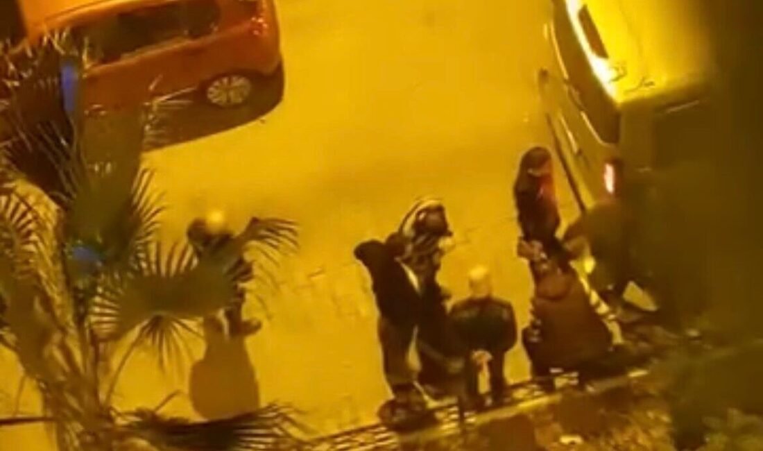 Uydu tamircisi apartman boşluğuna düşerek hayatını kaybetti İzmir’de bir apartmana uydu anteni takmak için giden tamirci, çatıdan