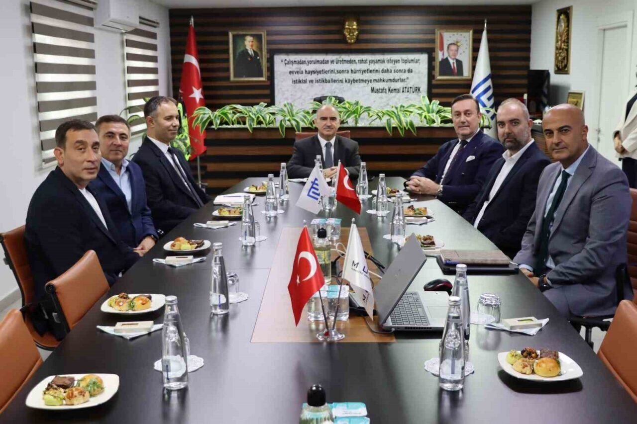 Vali Özkan’dan Muradiye OSB’deki yatırımlara inceleme Vali Özkan’dan Muradiye OSB’deki yatırımlara inceleme