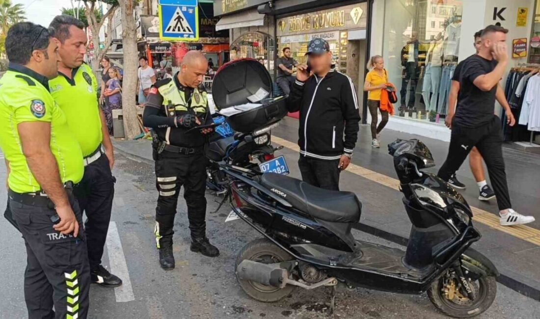 Yayaya yol veren otomobile arkadan çaptı: 41 bin 163 TL ceza yedi Antalya’nın Manavgat ilçesinde motosiklet sürücüsü yayalara yol vermek için duran