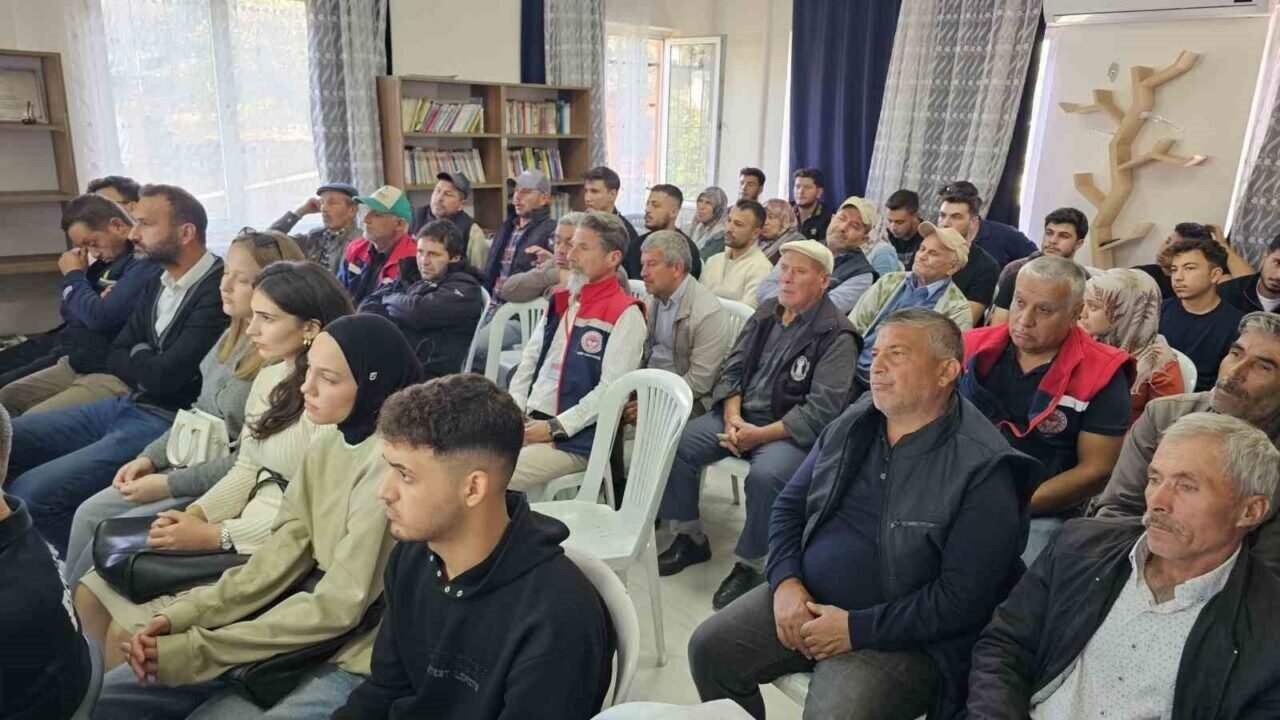 Yenipazar’da "bitkisel üretimde kalite ve gıda güvenliği" toplantısı yapıldı