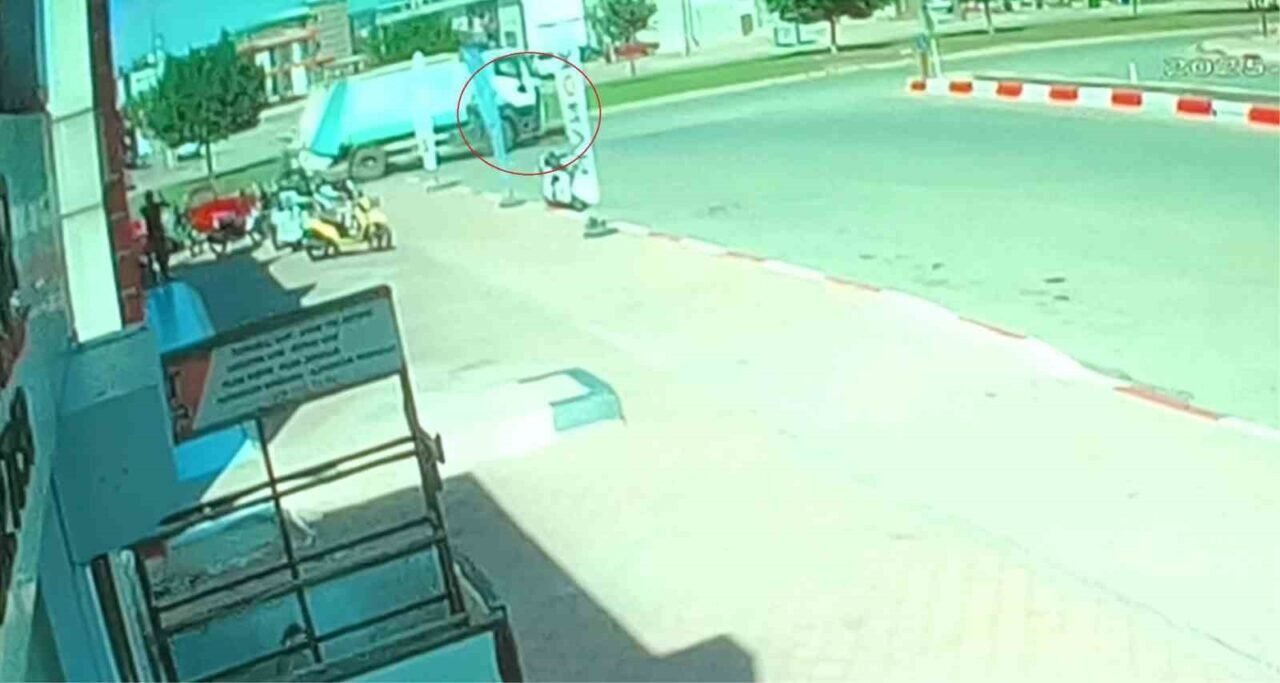 Yolun karşısına geçen yaya, çöp kamyonunu altında kaldı