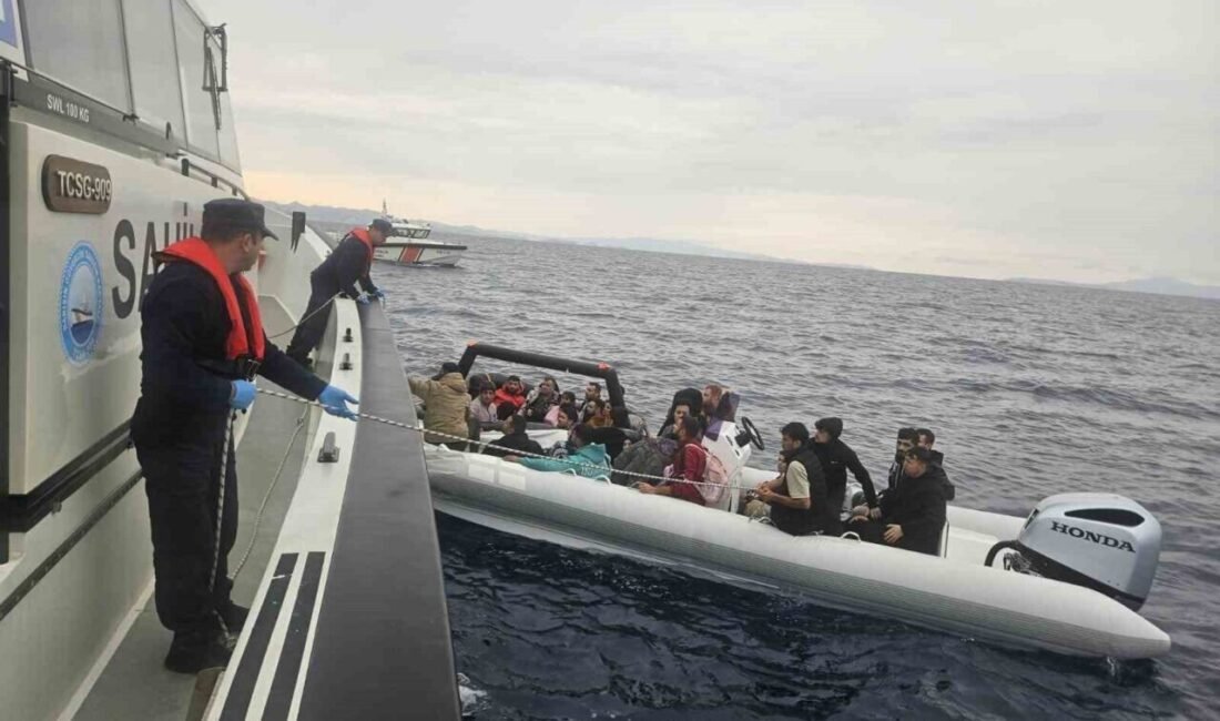 Aydın’ın Didim ilçesi açıklarında Yunanistan tarafından geri itilen 9’u çocuk
