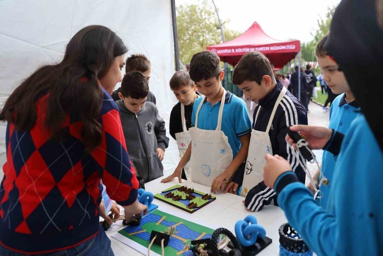 Yunusemre’de bilim şenliği başladı