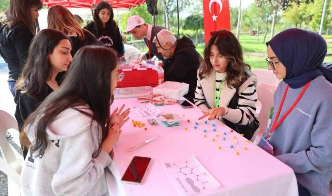 Öğrenciler ve gençleri bilimin eğlenceli dünyasıyla buluşturan “MANİFEST-Bilim ile Manisa’yı