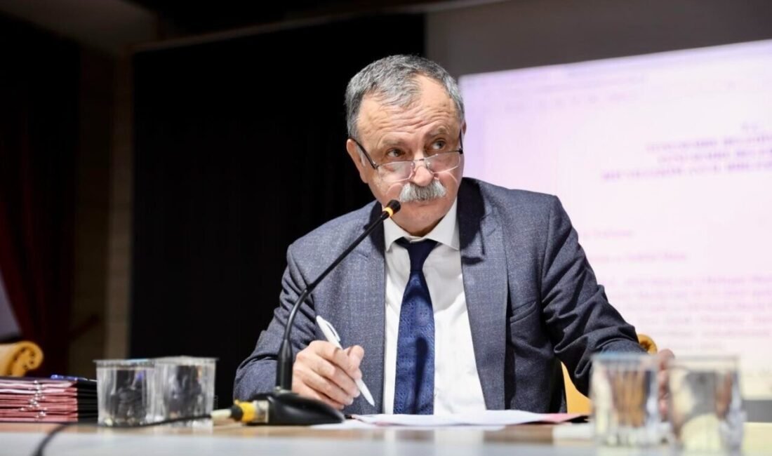 Yunusemre Belediyesi Meclis Ekim Ayı Toplantısı ikinci birleşimi Belediye Başkanı