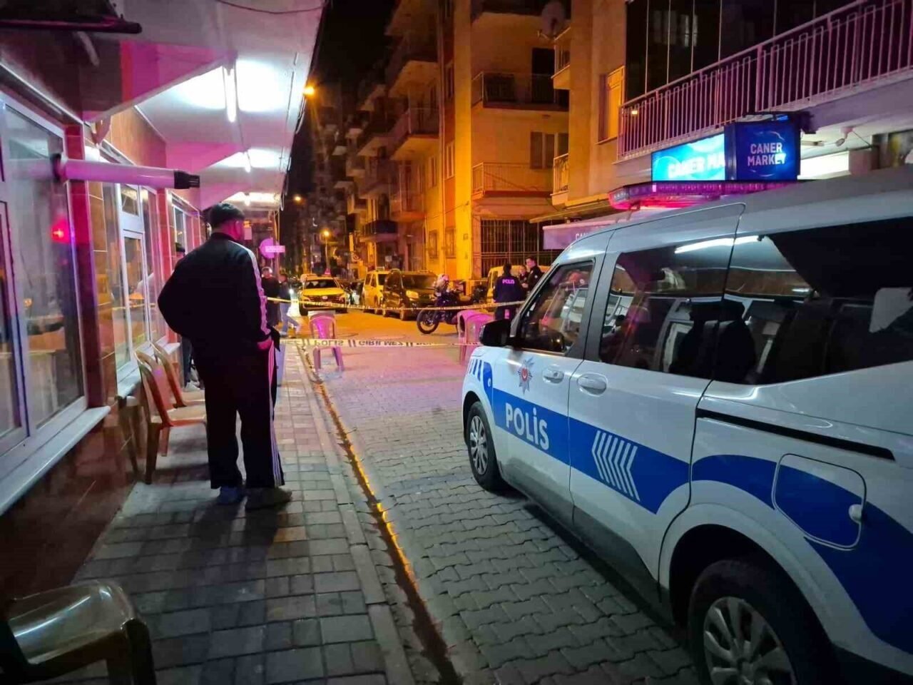 Zorla araca bindirmek istedikleri genci silahla yaraladılar